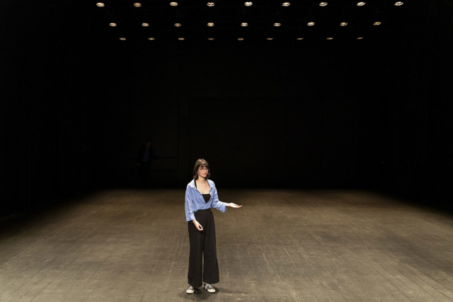 Photo de scène du spectacle Vocation d'Émilie Charriot, © Nora Rupp